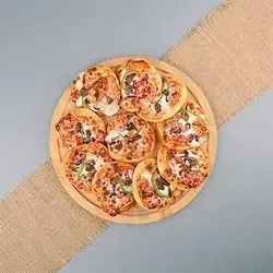 10 Mini Pizza ( Meat And Chicken And Vegetable And Cheese )