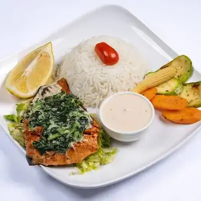 Creamy Spinach Salmon Steak