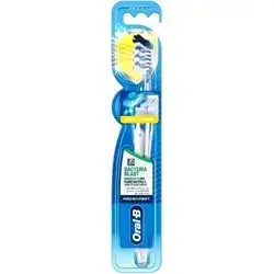 Oral-B Pro Expert Toothbrush Bacteria Blast - Medium