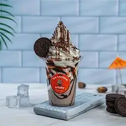 Ice Cream & Oreo Cocktail