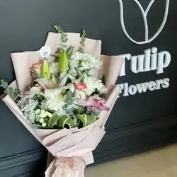 Crise Bouquet With Oriental