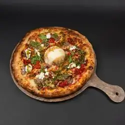 Masqurade Pizza 
