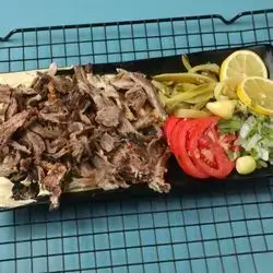Meat Gas With Hummus