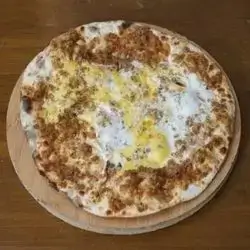 Lahmacun With Egg