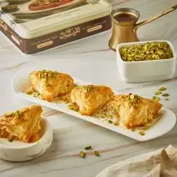 Iraqi Warbat With Cream