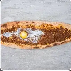 Long Iraqi Pizza With Egg