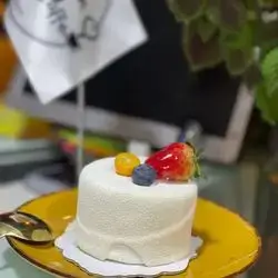 Mini White Cake 