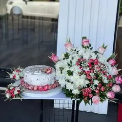 Flower Stand With Cake