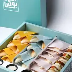 Sharing Sandos Box (3-4 Person)