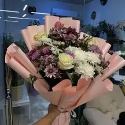 Dawoodi Bouquet Of 40 Flowers
