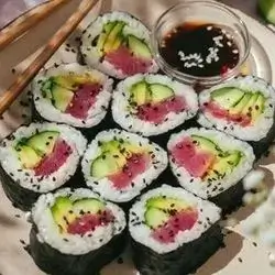 Easy Tuna Sushi Rolls