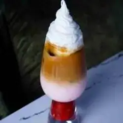 Iced Strawberry Latte			 		 		 		 		 		 		