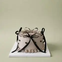 Black Chocolate Papillon Cake (10  People)