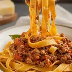 Fettuccine Alfredo Bolognaise