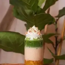 Iced Peach Matcha