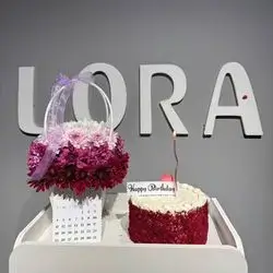 Cake & Flowers (4 Persons Cake)