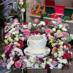 Flower Stand With Cake