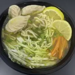 شۆربای نۆدل بە دۆمبڵی مریشک