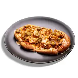 Dynamite Crispy Chicken Pizza