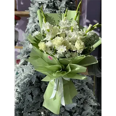 Medium Mixed White Flower Bouquet