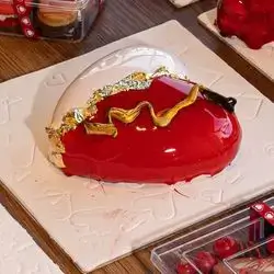 Romeo& Juliette Cake