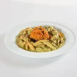 Chicken With Green Curry Sauce