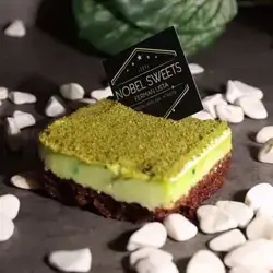 Pistachio Cake