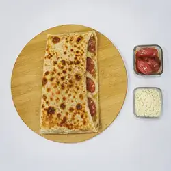 Naskenan sucuk with cheese