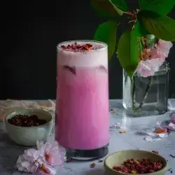 Iced Rose Latte