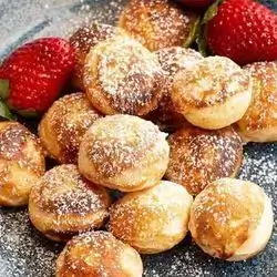 Mini Pancakes With Chocolate And Biscuits