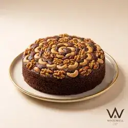 Vanilla Cake With Nuts
