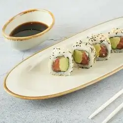 Salmon & Avocado Uramaki