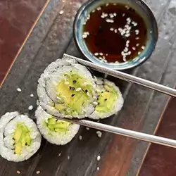 Avocado Roll Kimbap (4 pieces)
