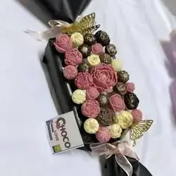 The Icicle Consists Of 30 Roses Made Of Chocolate