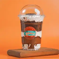 Family Chocolate Cake Cup Cake Filled With Cocoa And Cream
