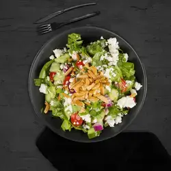 Greek Quinoa Salad (325 Cal)