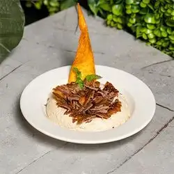 Hummus with Meat