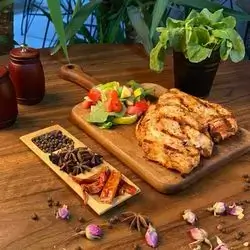ستيك دجاج مع السلطة