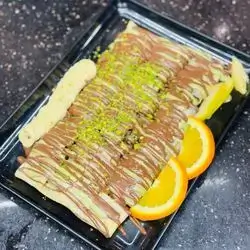 Nutella Crepe Stuffed With Baklava