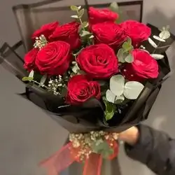 Bouquet Of Roses With Accessories