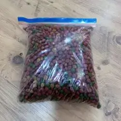 Dry food adult multi color