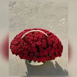 Large Imported Natural Flower Basket – 333 Flowers