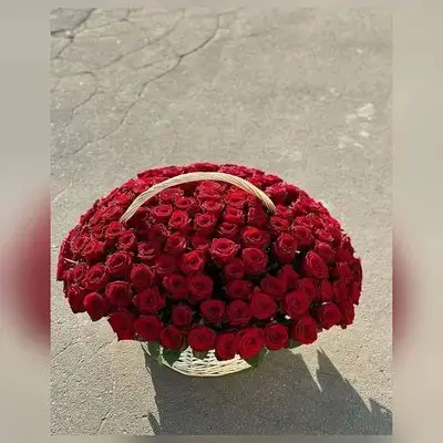 Large Imported Natural Flower Basket – 333 Flowers