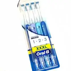 Oral-B (4 Toothbrushes)