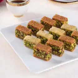 Red Baloria With Pistachio