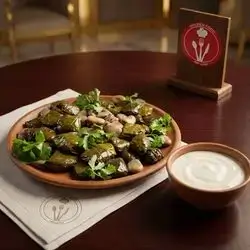 دۆڵمەی گەڵامێو بە ماست بۆ ٢ کەس
