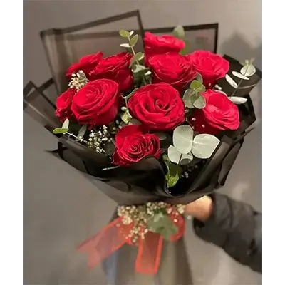 Bouquet Of Red Damask Flowers With Accessories, 17 Flowers