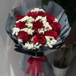 Natural Bouquets Of Red Roses