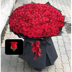 Bouquet Of Red Flowers With Accessories And Wrapping, 130 Flowers