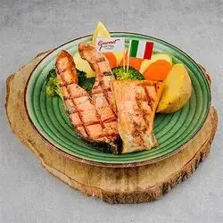 Salamone Alla Griglia Con Verdure